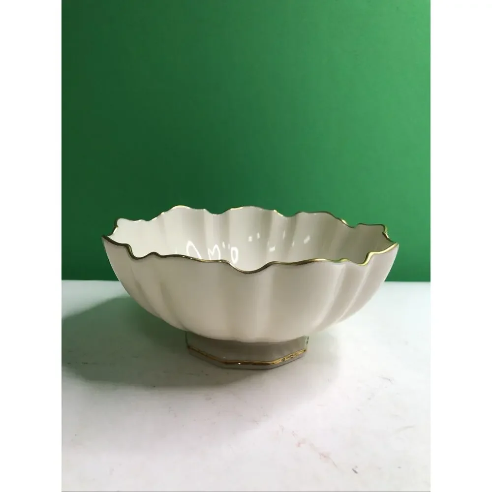 Lenox Symphony Ivory Porcelain Scalloped Footed Bowl 24 Kt Gold Edging Trim 6